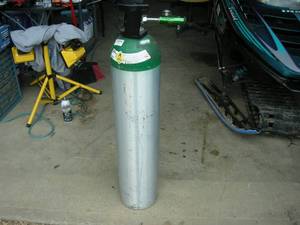 Luxfer Compressed O2 Medical Tank with Regulator