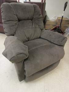 lot 116 image: COMFORTABLE ROCKER RECLINER