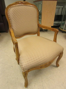 lot 119 image: ACCENT CHAIR, WITH DECORATIVE WOOD FRAME