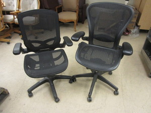 lot 120 image: HERMAN MILLER ADJUSTABLE OFFICE CHAIR, NOVON FURNITURE CO. OFFICE CHAIR