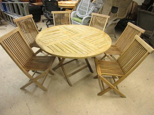 lot 126 image: DAVID SMITH & CO. PATIO TABLE, WITH COLLAPSIBLE CHAIRS