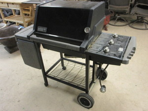 lot 132 image: WEBER GAS GRILL