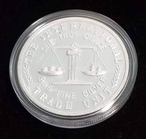 1 TROY OZ. .999 FINE SILVER 1983 BUFFALO TRADE UNIT IN AIRTITE