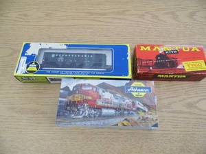 Lot of 3 Train Cars