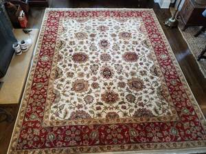 lot 13 image: Vibrant Wool Blend Area Rug