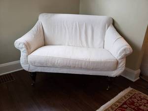 lot 64 image: Statesville Chair Company Love Seat with Slip Cover