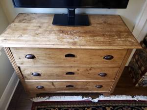 lot 1 image: Solid Pine Primitive 3 Drawer Dresser