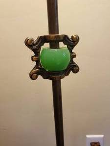 lot 17 image: Antique Brass Floor Lamp
