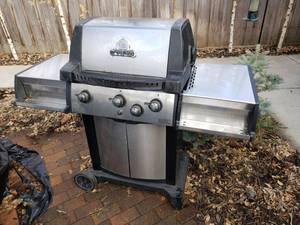 lot 41 image: Broil King Propane Gas Grill
