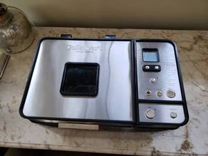 lot 48 image: Cuisinart Convection Breadmaker