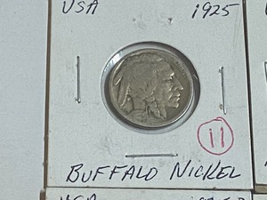 lot 11 image: (11) Buffalo nickels 1925, 1926, 1...