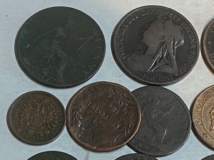 lot 42 image: (1)  envelope of mixed world coins ...
