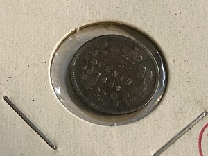 lot 70 image: Canada 1886 silver 5-cent...