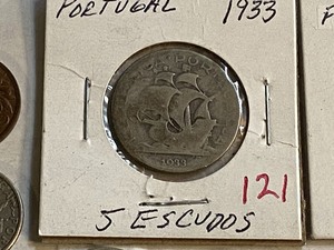 lot 121 image: Portugal silver 1933 5 Escudos, si...