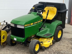 lot 4 image: John Deere LX176 Lawn Tractor