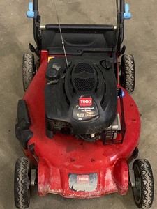 lot 9 image: Toro 21 Lawn Mower