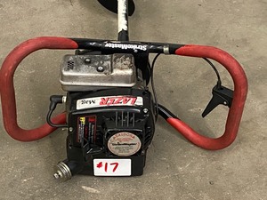 lot 17 image: Strike Master Ice Auger