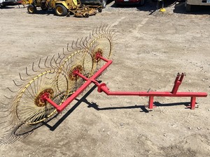 lot 9 image: 3-Point Hay Rake