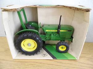 Ertl John Deere Compact Utility Tractor