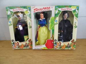 Lot of 3 Snow White Figures