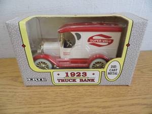 Ertl Super Valu 1923 Truck Bank