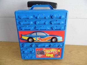 HotWheels 100 Car Case wCars