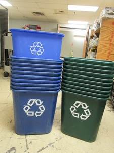 RUBBERMAID RECYCLE BINS