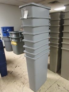 RUBBERMAID SLIM STYLE TRASH BINS