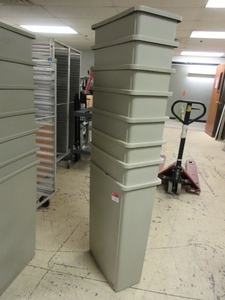 RUBBERMAID SLIM STYLE TRASH BINS