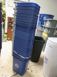 RUBBERMAID 13 QT RECYCLE WASTEBASKETS