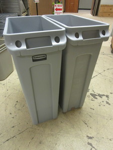 RUBBERMAID 23-GALLON COMMERCIAL WASTE CONTAINERS, WITH HANDLES