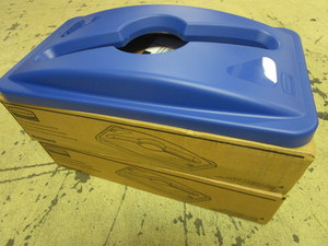 RUBBERMAID MIXED USE RECYCLING LIDS - NEW