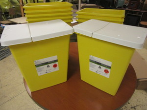 SHARP SAFETY CHEMOTHERAPY CONTAINERS WITH HINGED LID - NEW