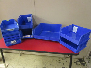 MEDIUM SIZE AKRO BINS