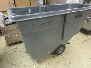 RUBBERMAID UTILITY TILT TRUCK