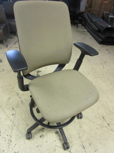 STEELCASE OFFICE CHAIR