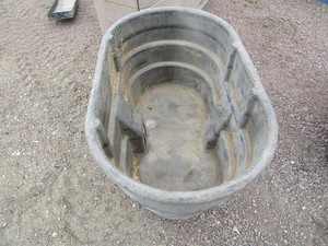 100 gal. Rubbermaid Livestock Tank