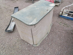 Rubbermaid Storage 50x24X32