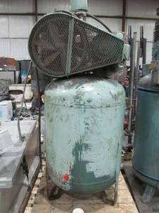 lot 11 image: Dresser Wayne air compressor