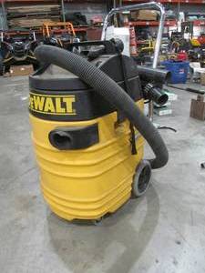 lot 26 image: Dewalt shop vac