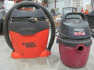 lot 29 image: black and decker ,hang on shop vac