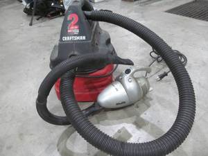 lot 30 image: Shark , Craftsman shop vac