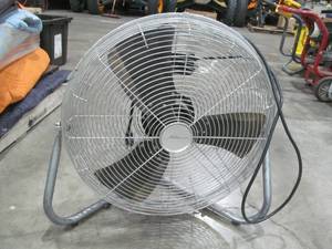 lot 49 image: Aloha Breeze Industrial floor fan