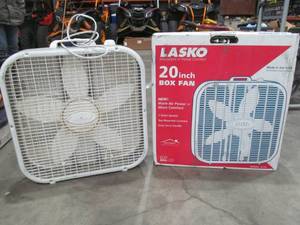 lot 50 image: Lasko box fans