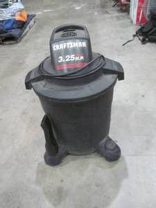 lot 63 image: Craftsman shop vac