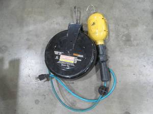 lot 80 image: Craftsman work light