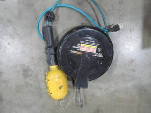 lot 82 image: Craftsman work light