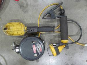 lot 83 image: Craftsman work light