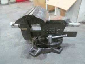lot 87 image: bench vise