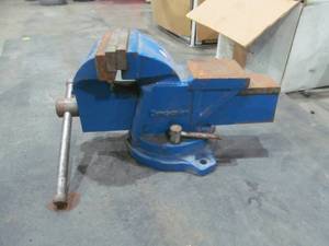 lot 90 image: compani0n bench vise